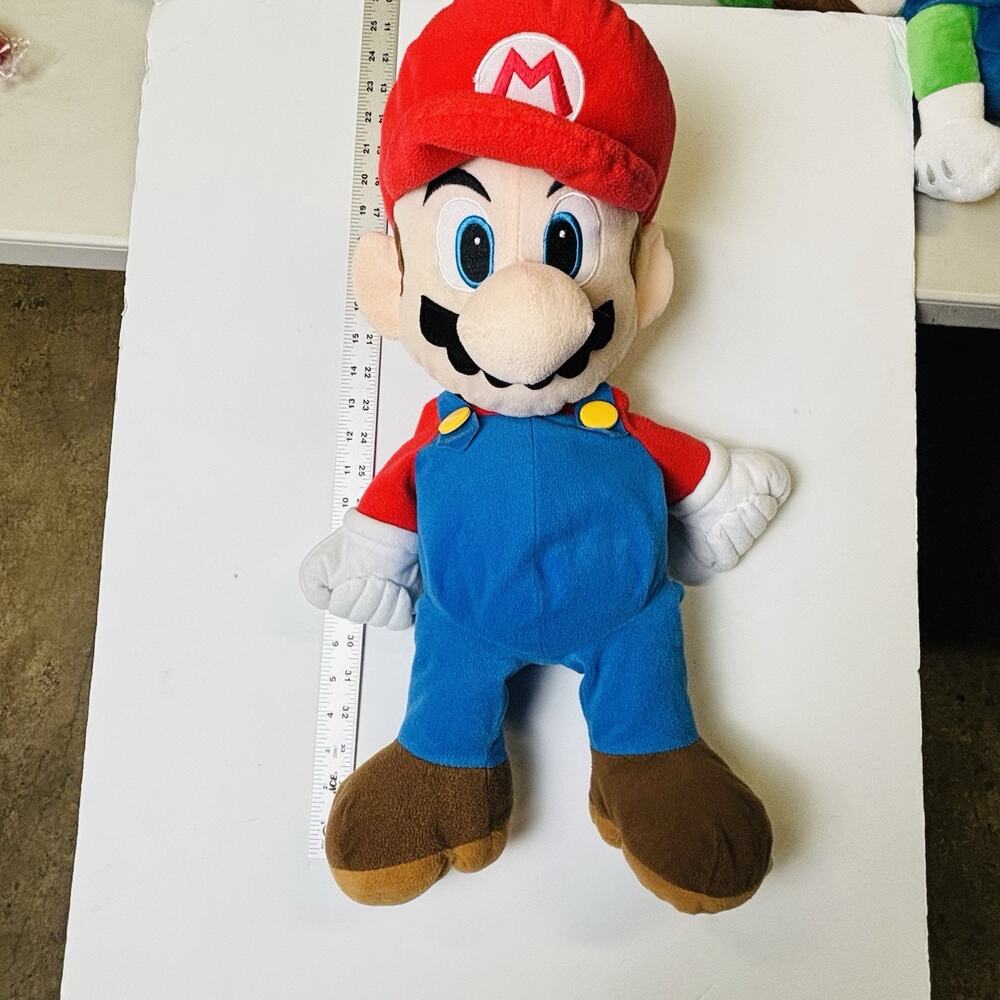 Super Mario Bros Mario Jumbo Plush 22” Large Stuffed Toy Nintendo 2015. Clean
